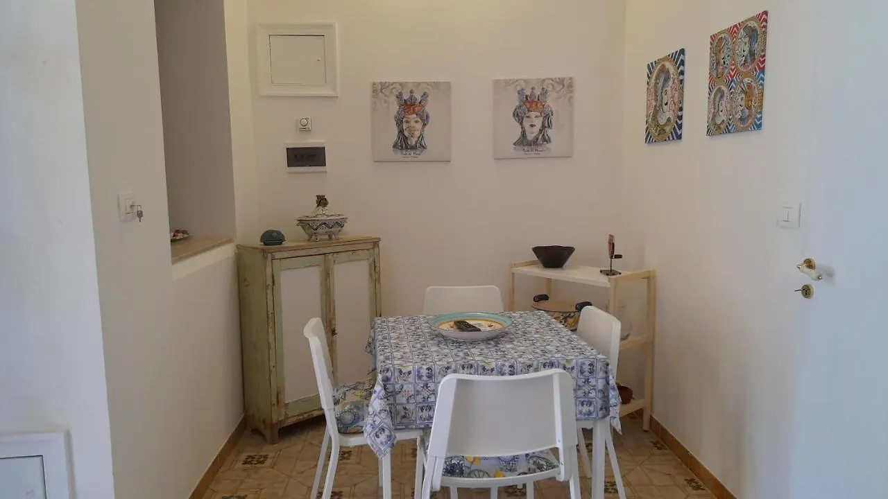 Daire Si-Moutique, Le Case-Grotte Degli Avi 2 Modica İtalya