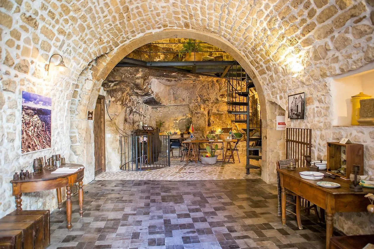 Daire Si-Moutique, Le Case-Grotte Degli Avi 2 Modica